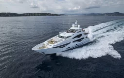 Iate Sunseeker 131 Yacht